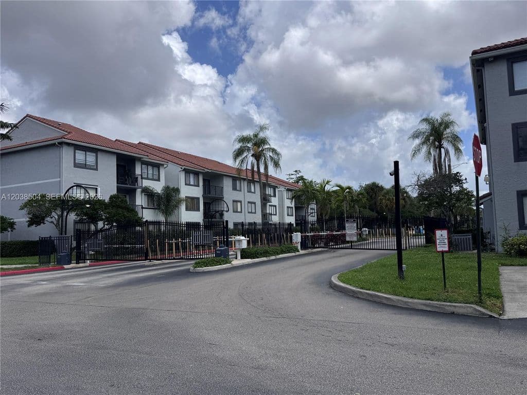 3+1 Condo — 9100 W Atlantic Blvd APT 622