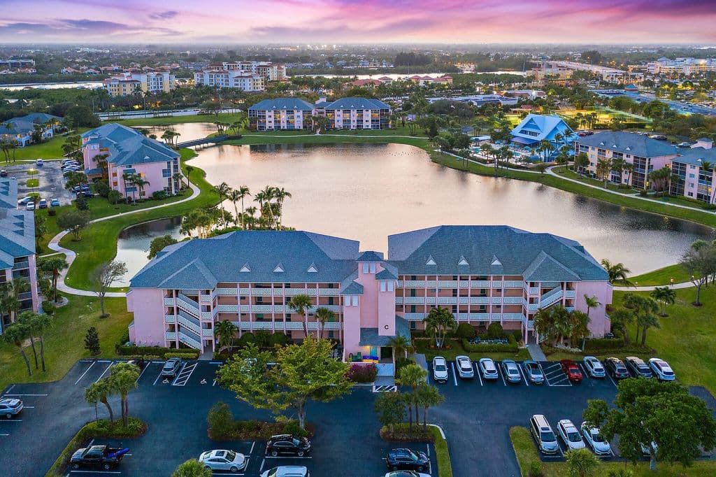 1-bedroom Condo — 353 S US HIGHWAY 1 #C203