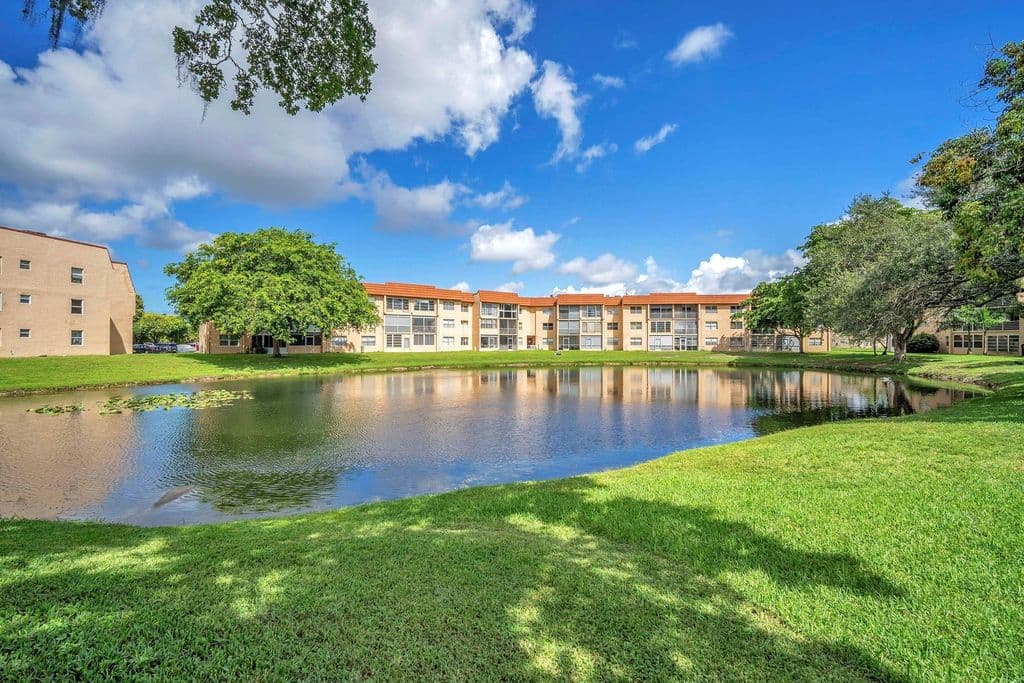 2-bedroom Condo — 9301 Sunrise Lakes Boulevard #207