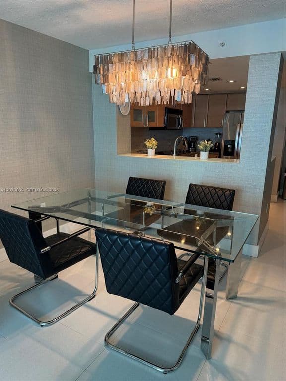 1-bedroom Condo — 2101 Brickell Ave APT 1104
