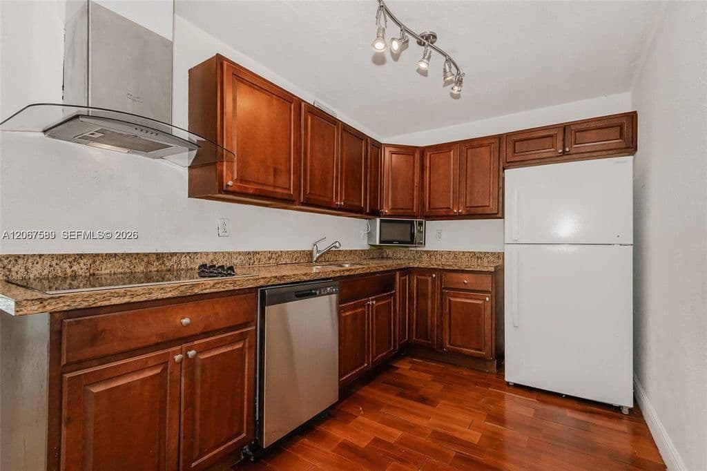 1+1 Condo — 1805 Sans Souci Blvd APT 532