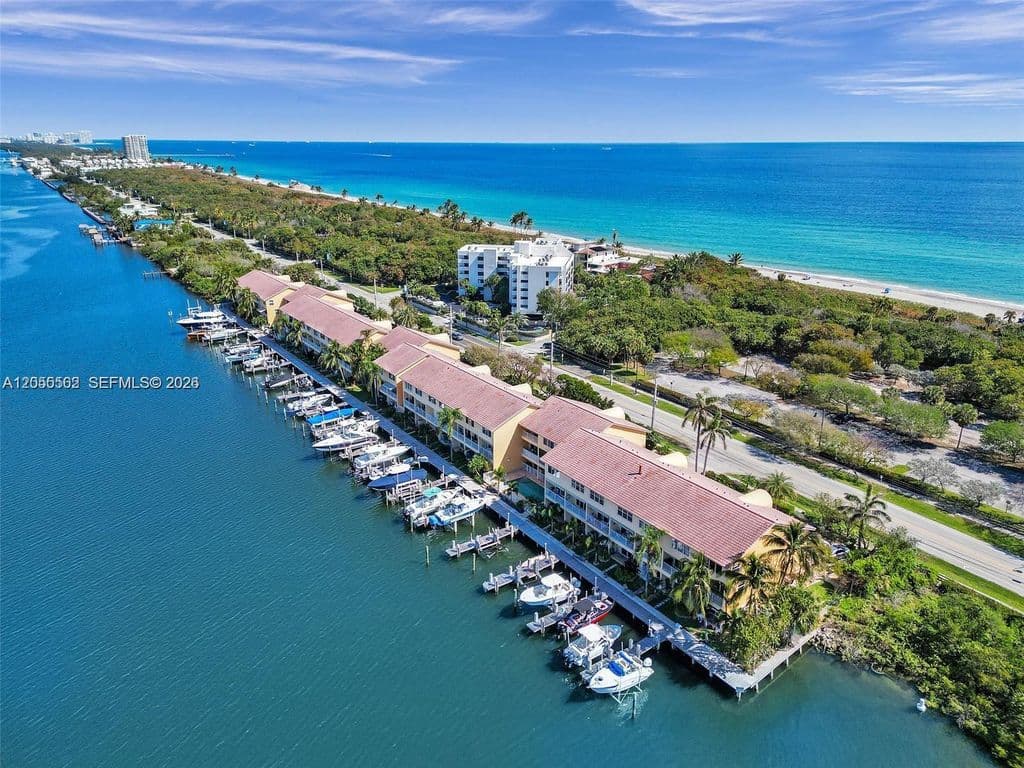 3-bedroom Property — 4234 N Ocean Dr