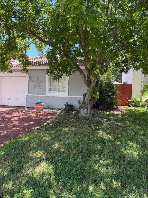 3-bedroom Single-Family Home — 19554 NW 79th Pl