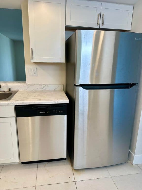 2+1 Condo — 7664 NW 18TH Street #208