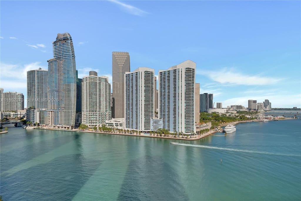 3-bedroom Condo — 848 Brickell Key Dr APT 1906