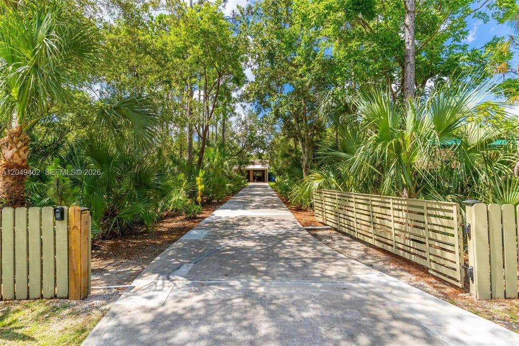 4-bedroom Single-Family Home — 19120 SW 270th St