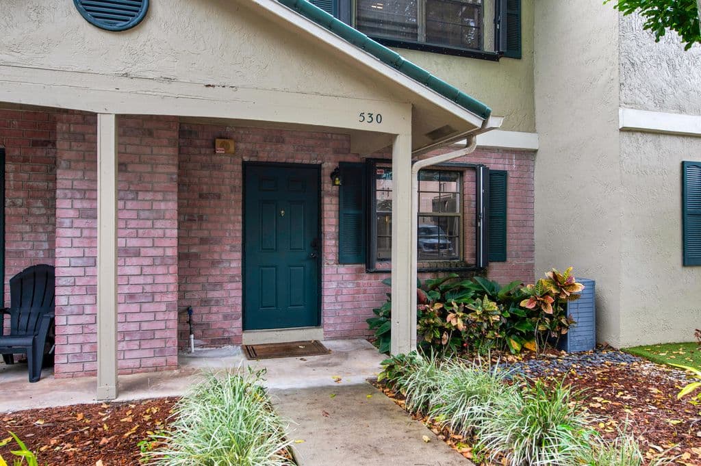 2-bedroom Property — 530 WESTREE Lane #530