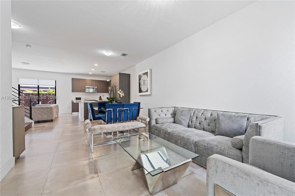 3-bedroom Property — 9174 SW 5th Ln