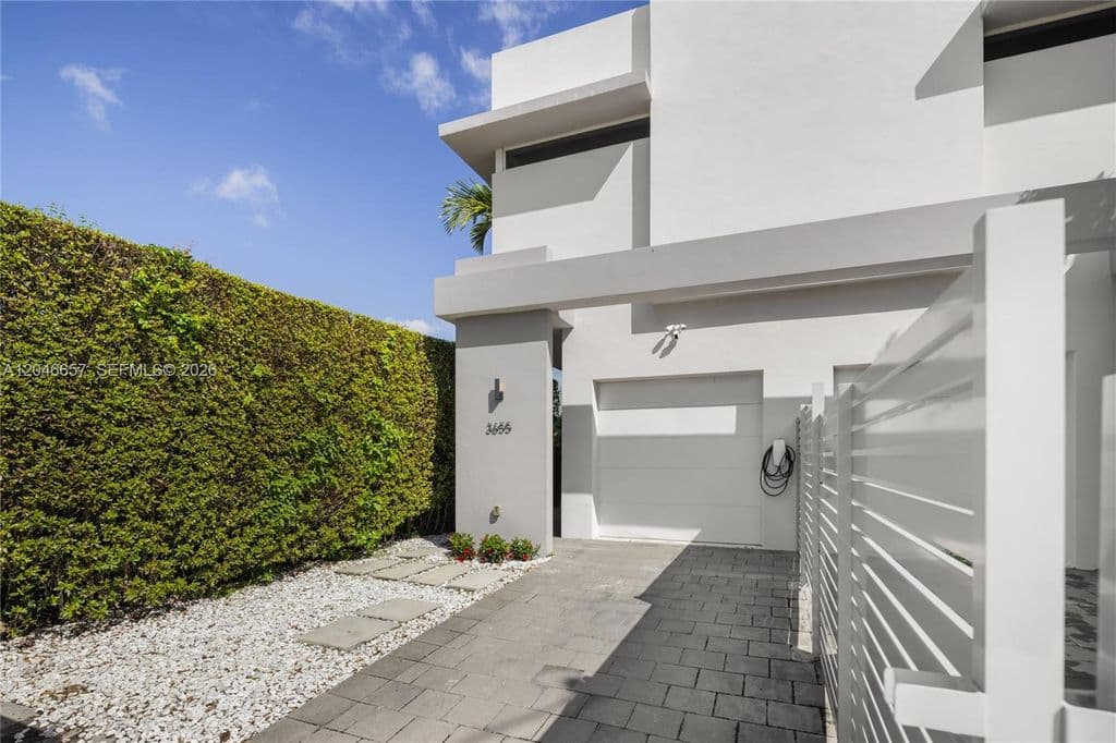 3-bedroom Property — 3655 SW 25th St #3655