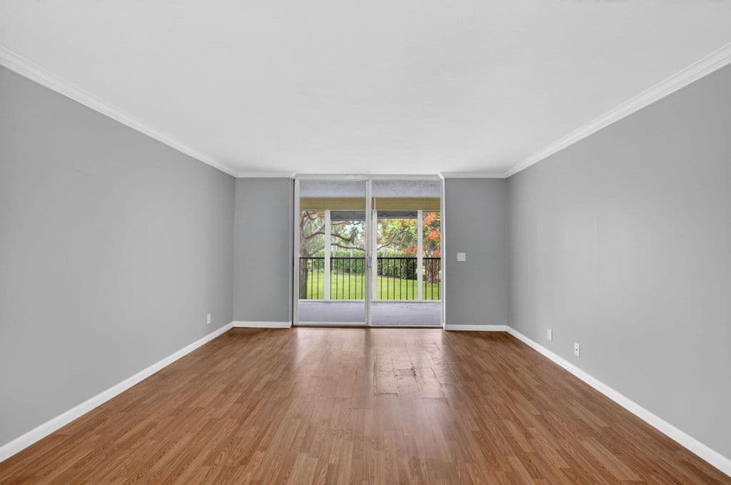 2-bedroom Condo — 14701 Cumberland Drive #2080