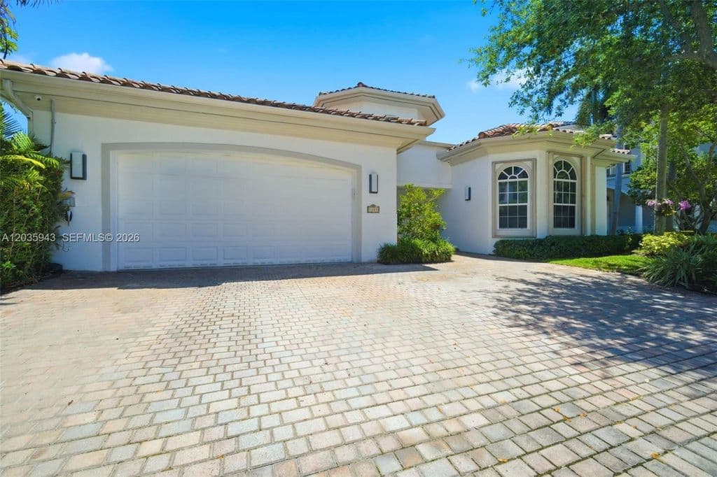 5-bedroom Single-Family Home — 1205 Seagull Ter