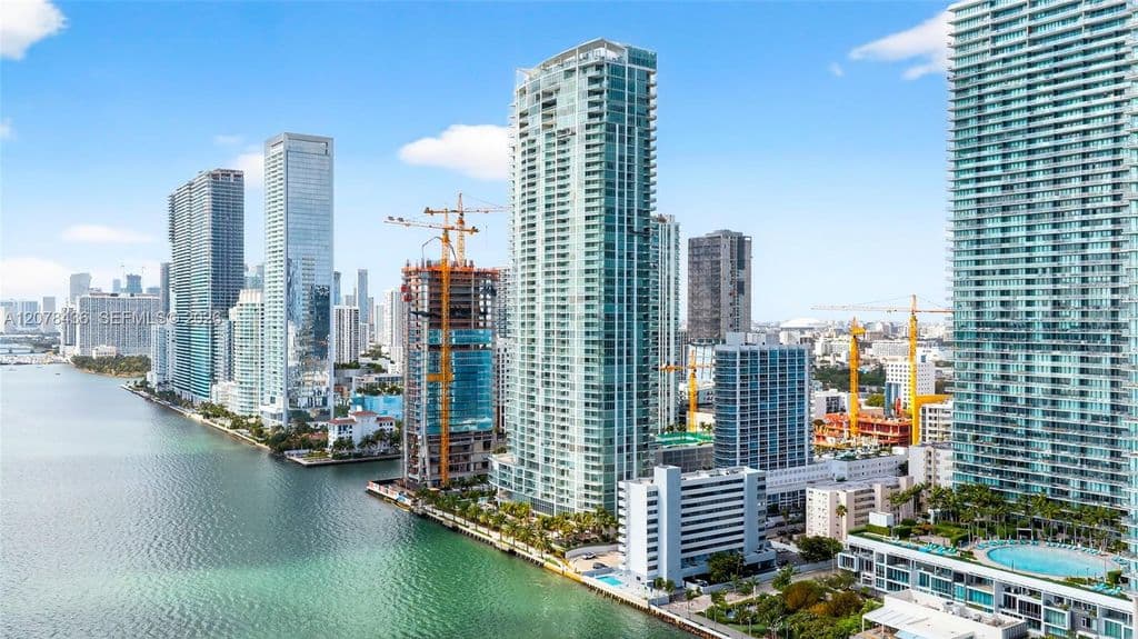 1+1 Condo — 2900 NE 7th Ave Unit 2209