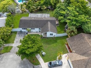4+1 Müstakil ev — 7159 SW 148th Pl, Miami, 33193