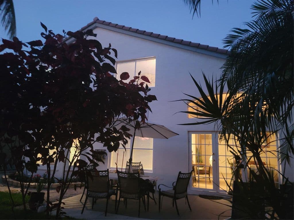 4-bedroom Single-Family Home — 8117 Pelican Harbour Drive