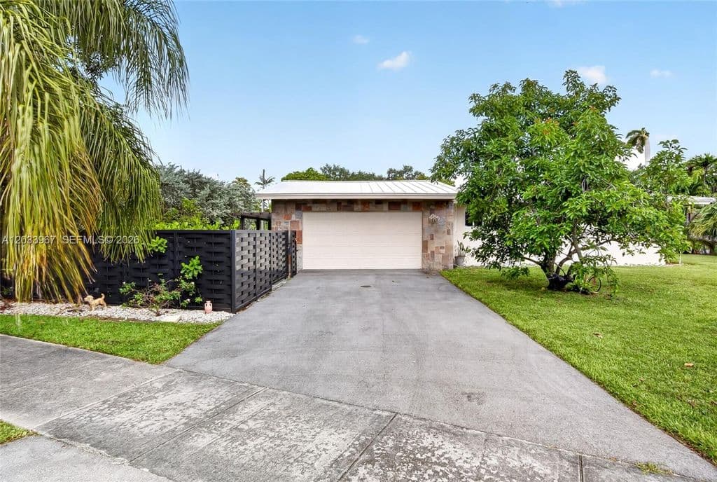4+1 Müstakil ev — 8250 SW 118th Ter