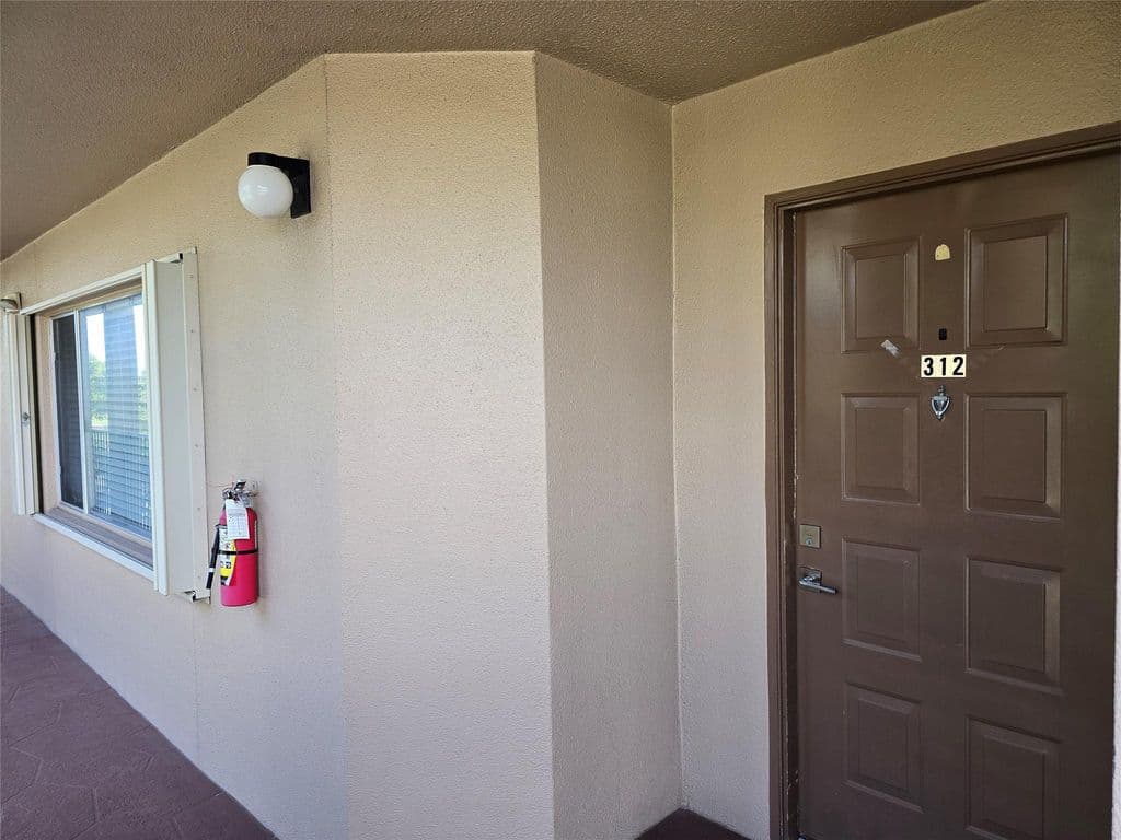 1-bedroom Condo — 1200 SW 137TH Avenue #312E