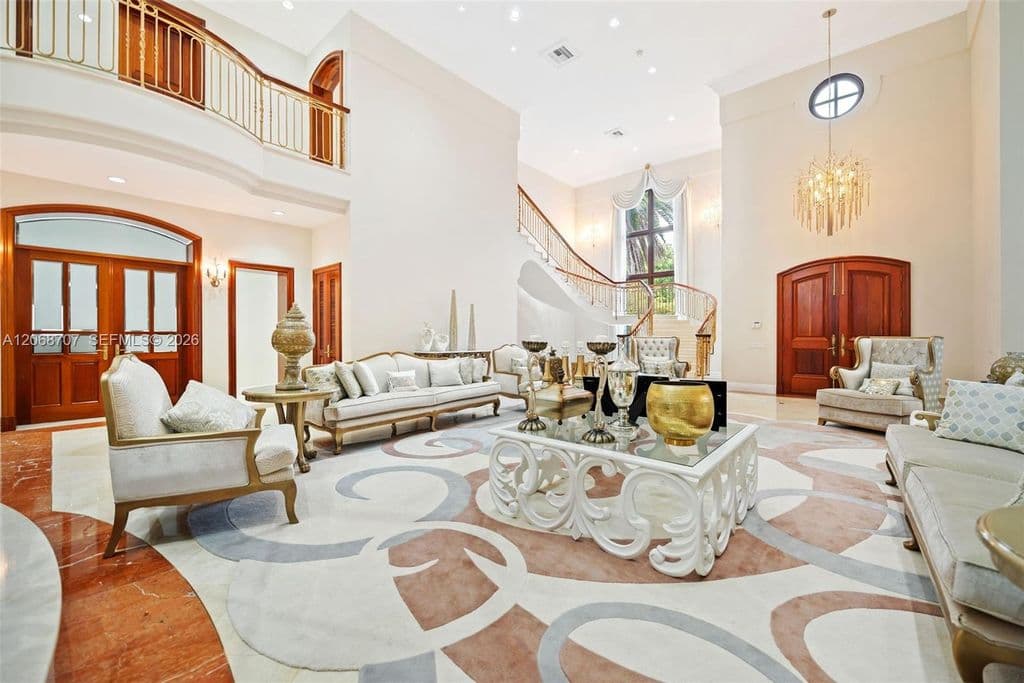 7-bedroom Single-Family Home — 7701 Old Cutler Rd