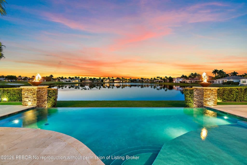 6-bedroom Single-Family Home — 636 Hermitage Cir