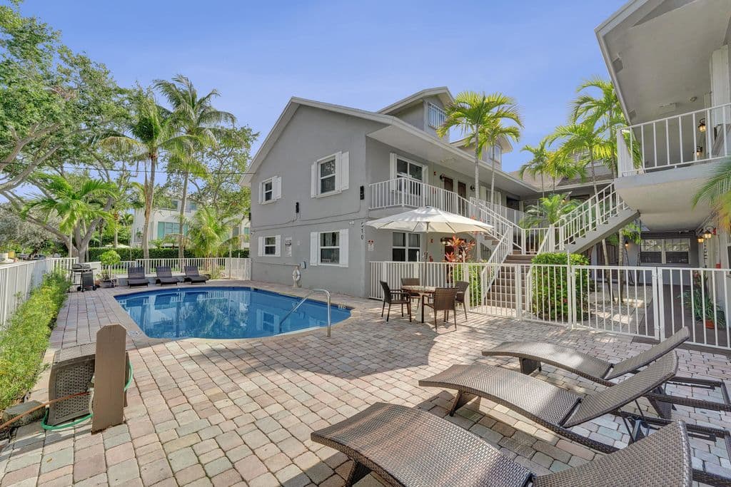 2+1 Condo — 510 NE 17th Avenue #103