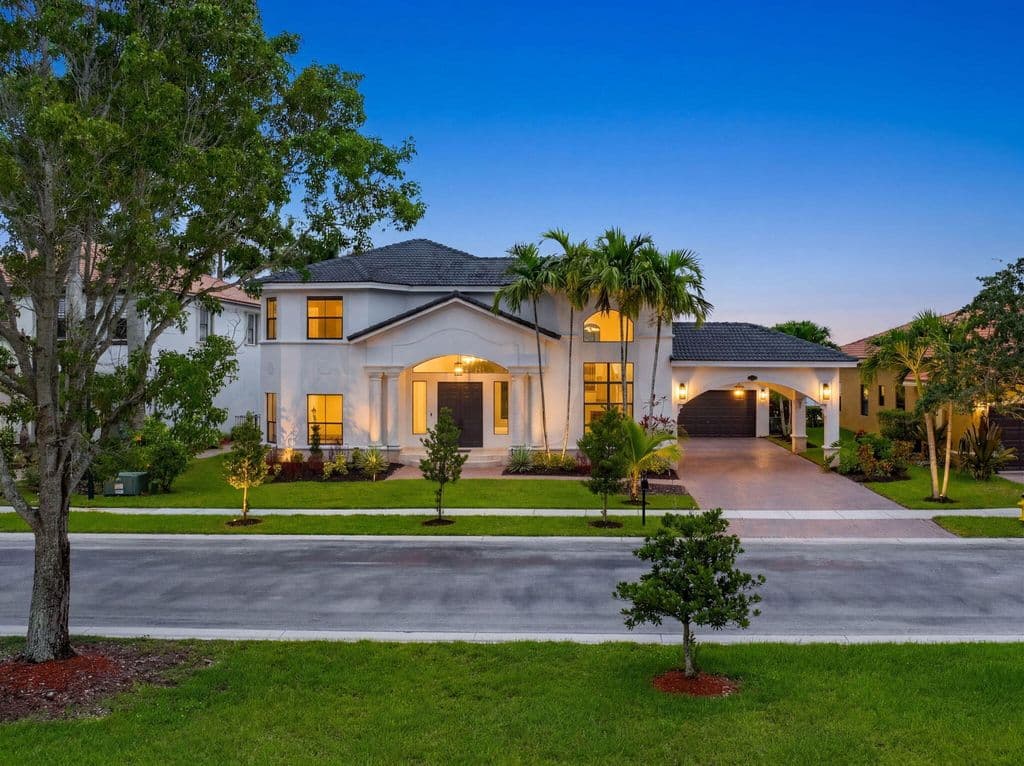 5-bedroom Single-Family Home — 18684 SW 17th Court
