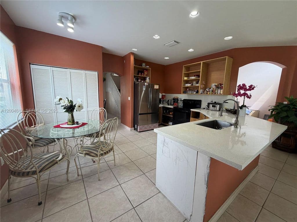 5-bedroom Single-Family Home — 2329 NW 184th Ter