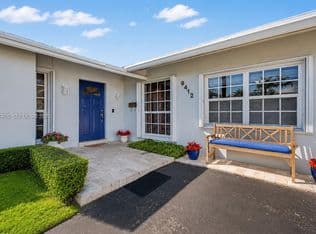 4-bedroom Single-Family Home — 9412 SW 184th Ter, Cutler Bay, 33157