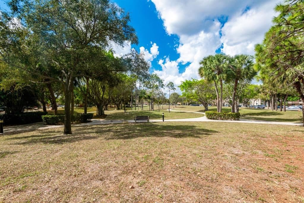 2+1 Condo — 5961 N FALLS CIRCLE DRIVE #411