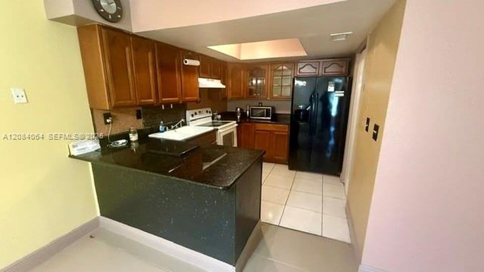 3+1 Condo — 12 Meacham Ln #12