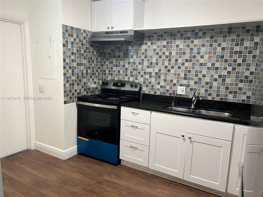 3-bedroom Single-Family Home — 109 SW 1st Ave
