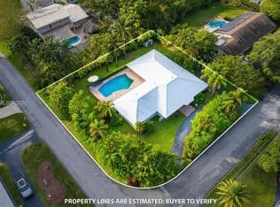 4+1 Müstakil ev — 8400 SW 178th St, Palmetto Bay, 33157
