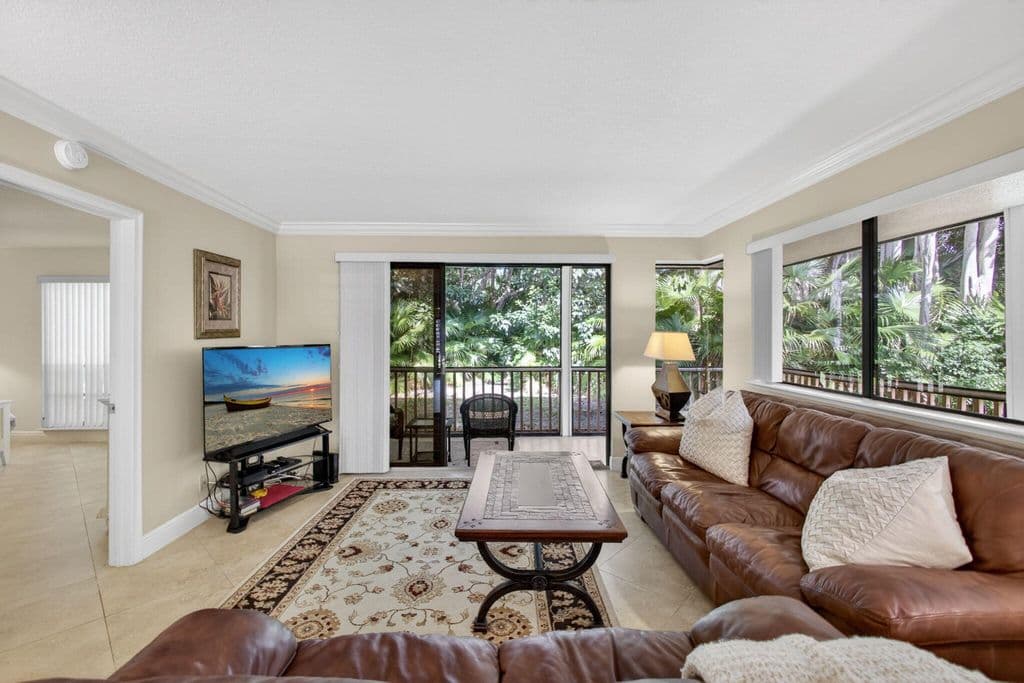 2-bedroom Condo — 112 Brackenwood Road