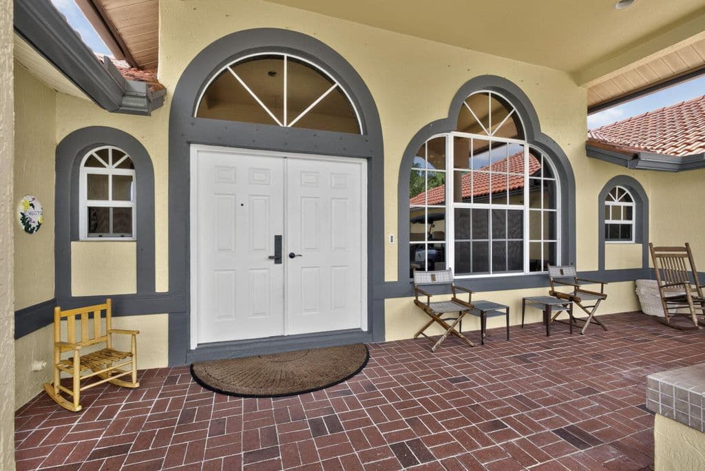 4-bedroom Single-Family Home — 2564 Deer Run Trail