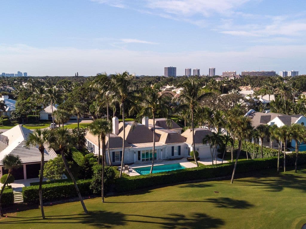 4+1 Müstakil ev — 971 LAKE HOUSE Drive