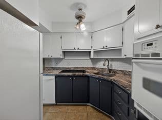 1-bedroom Condo — 2151 NE 42 Nd Court #136, Lighthouse Pt, 33064
