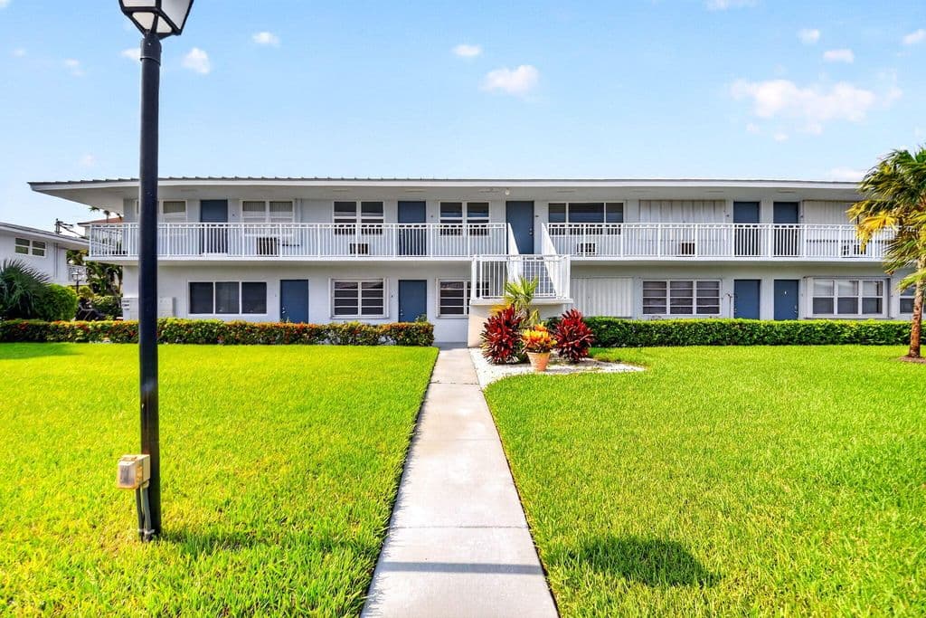 2-bedroom Condo — 2430 S FEDERAL Highway #2