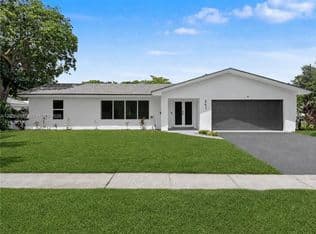 4+1 Müstakil ev — 861 NW 72nd Ave, Fort Lauderdale, 33317