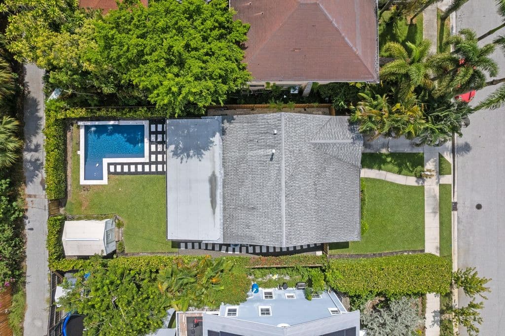 2-bedroom Single-Family Home — 521 33RD Street