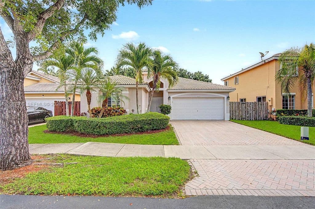 3+1 Müstakil ev — 14033 SW 155th Ct