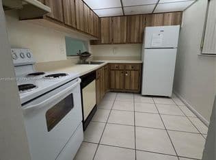 2+1 Condo — 8700 SW 133rd Avenue Rd APT 120, Miami, 33183