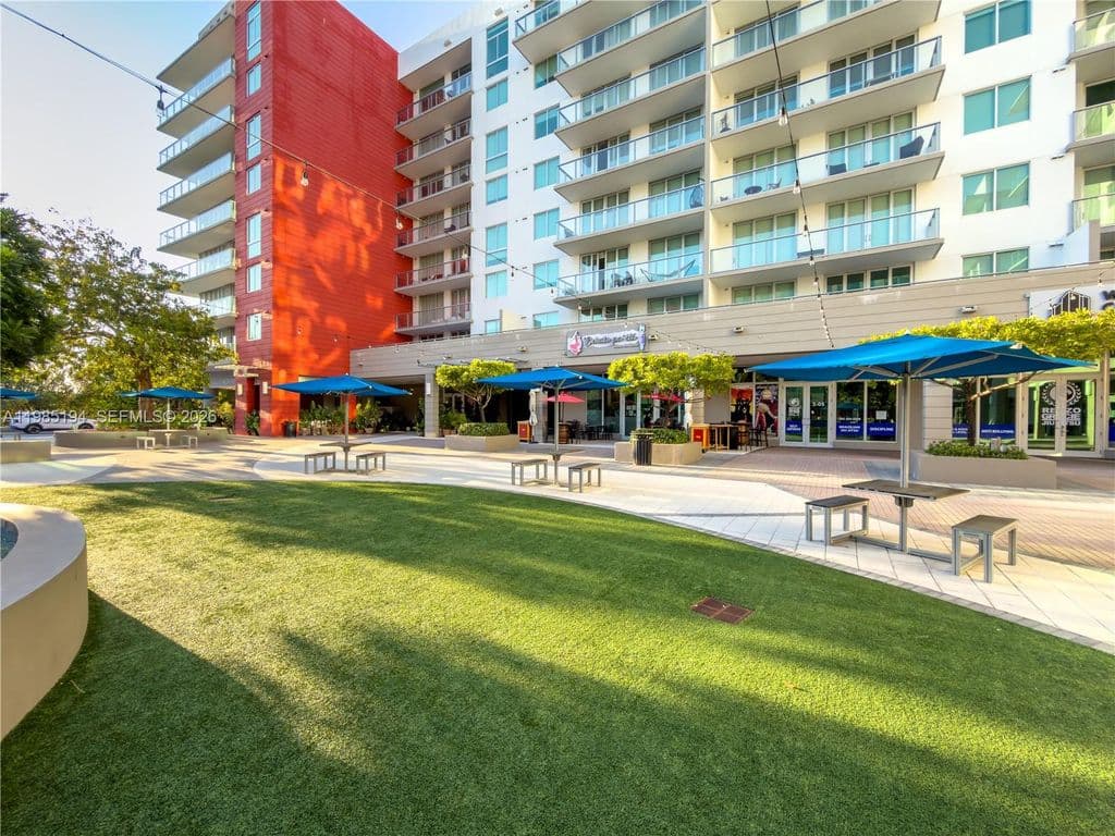 3-bedroom Condo — 7825 NW 107th Ave APT 301