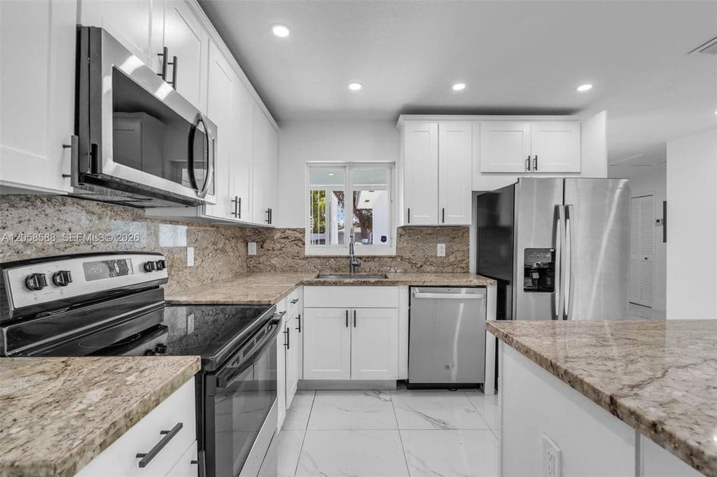 4-bedroom Single-Family Home — 19131 NW 33rd Ct
