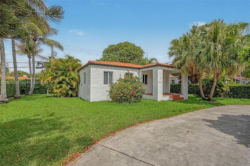 3+1 Müstakil ev — 702 Boabadilla St