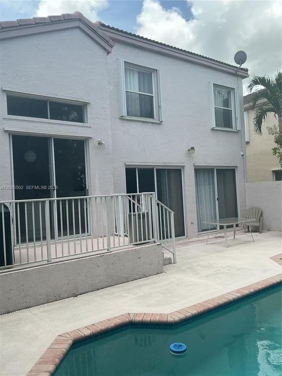 4-bedroom Single-Family Home — 15857 NW 4th Ct