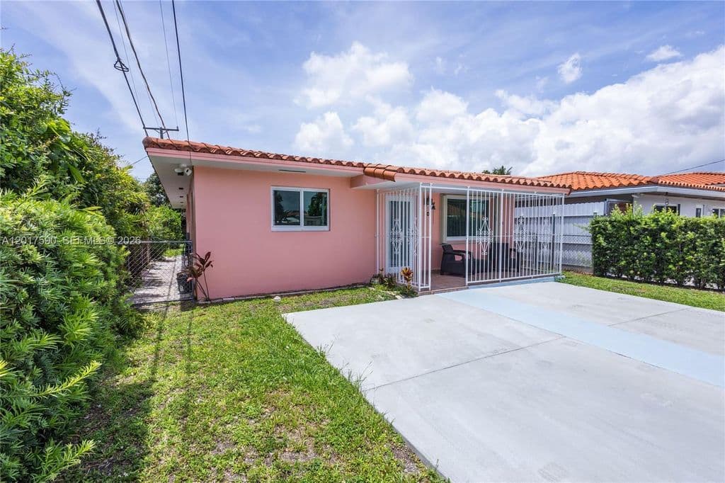 3-bedroom Single-Family Home — 10 NW 60th Ct