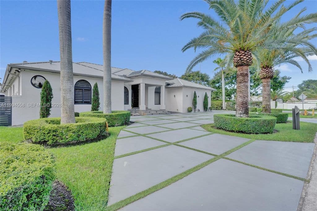 6+1 Müstakil ev — 2600 SW 128th Ct