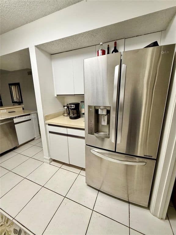 2+1 Condo — 8246 NW 24th St #8246