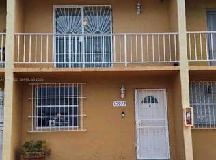 2+1 Condo — 10972 SW 4th St #J2, Sweetwater, 33174