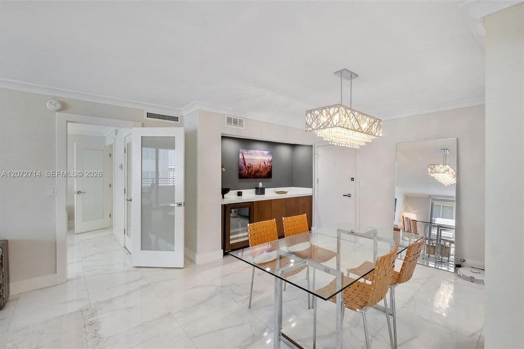 2+1 Condo — 5555 Collins Ave APT 16B