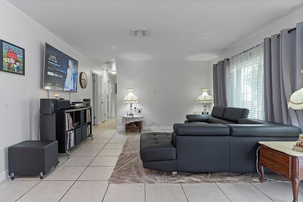 3-bedroom Single-Family Home — 830 SW 1st Avenue