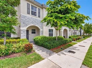 3+1 Townhouse — 1586 SE 27th Ter #1586, Homestead, 33035
